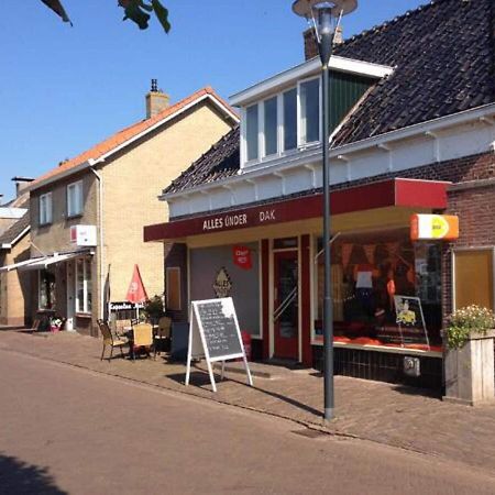 Enticing Holiday Home In Eastermar Near Burgumer Mar Lake Hoogzand Bagian luar foto