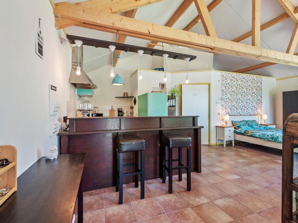 Enticing Holiday Home In Eastermar Near Burgumer Mar Lake Hoogzand Bagian luar foto