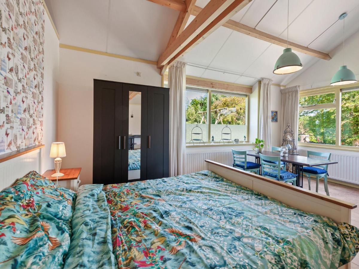 Enticing Holiday Home In Eastermar Near Burgumer Mar Lake Hoogzand Bagian luar foto