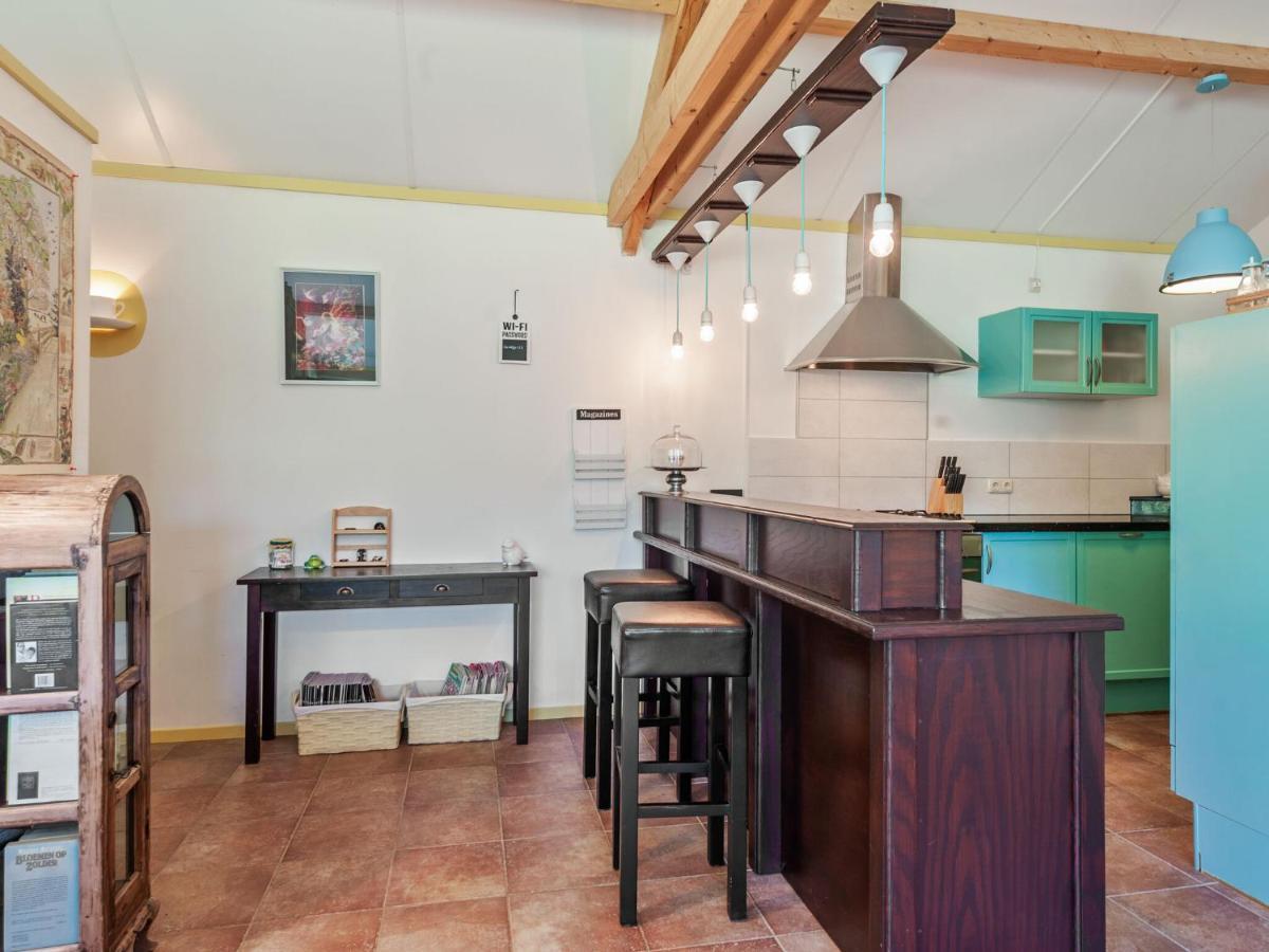 Enticing Holiday Home In Eastermar Near Burgumer Mar Lake Hoogzand Bagian luar foto